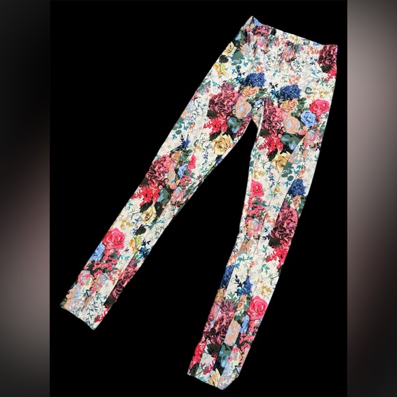Louis Vuitton Floral Leggings Size Medium - Picture 9 of 15